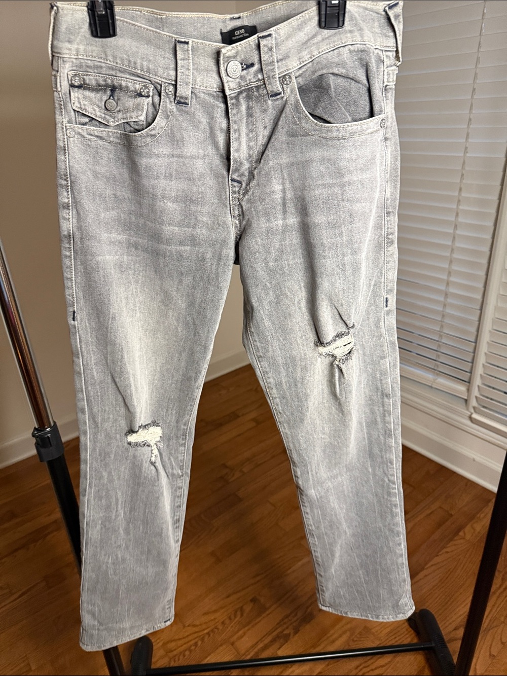True Religion Men's Grey Denim  Relaxed slim Jeans Sz 33
